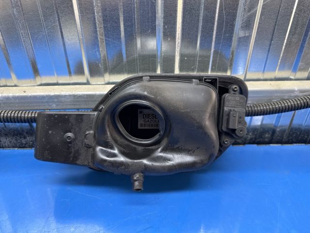 bontott VW PASSAT B8 Tankajtó