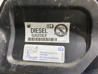 bontott VW PASSAT B8 Tankajtó