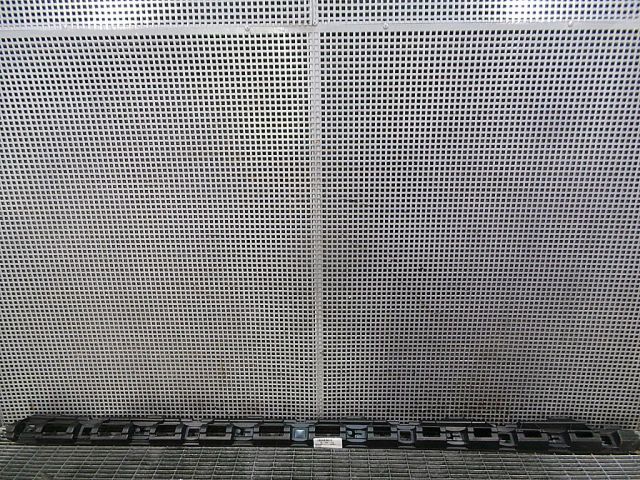 bontott VW PASSAT B8 Tartó Bak