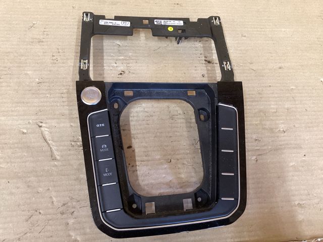 bontott VW PASSAT B8 Váltókar Keret