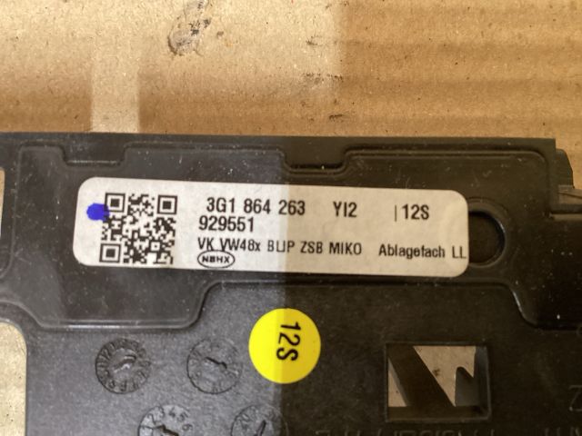 bontott VW PASSAT B8 Váltókar Keret