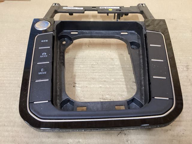 bontott VW PASSAT B8 Váltókar Keret