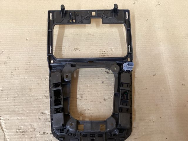 bontott VW PASSAT B8 Váltókar Keret