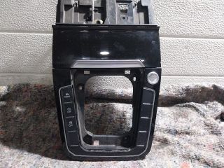 bontott VW PASSAT B8 Váltókar Keret