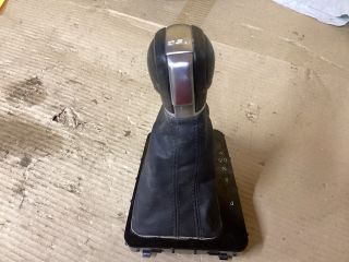 bontott VW PASSAT B8 Váltószoknya Rögzítő Keret