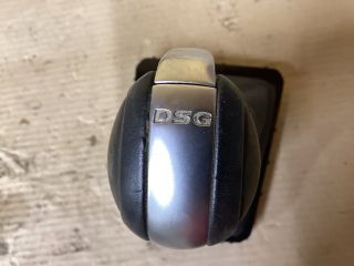 bontott VW PASSAT B8 Váltószoknya Rögzítő Keret