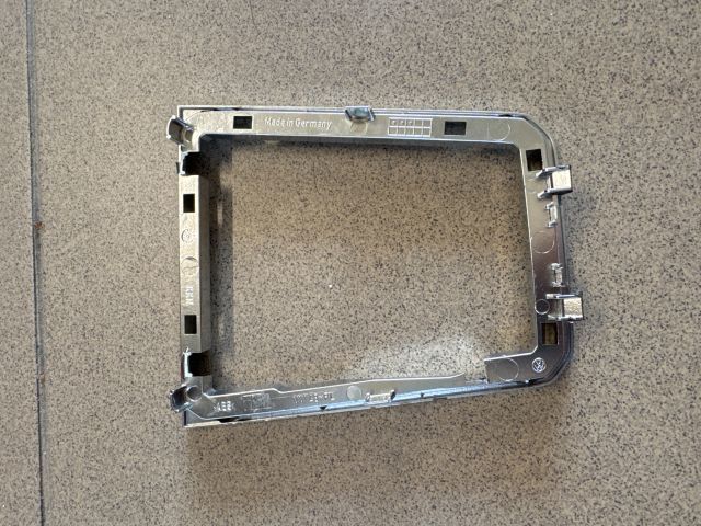 bontott VW PASSAT B8 Váltószoknya Rögzítő Keret