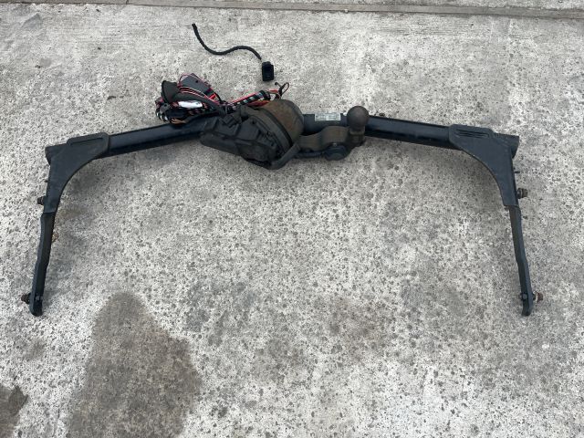 bontott VW PASSAT B8 Vonóhorog