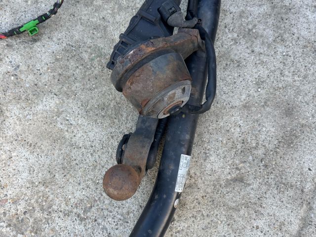 bontott VW PASSAT B8 Vonóhorog