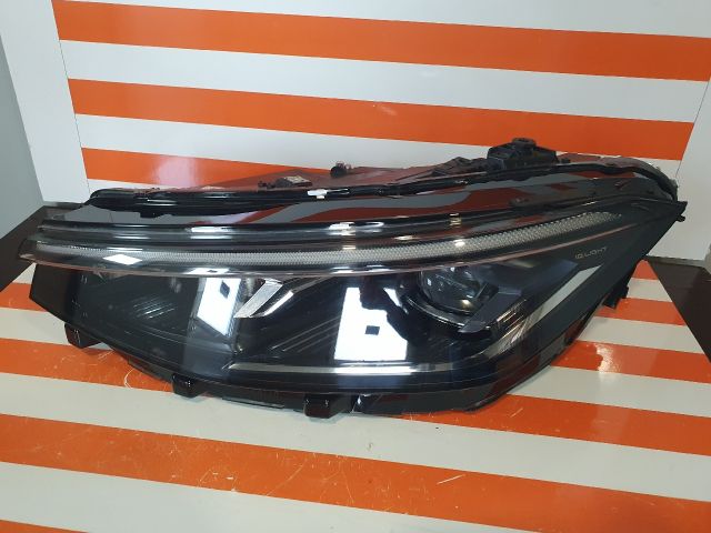 bontott VW PASSAT B9 Variant Bal Fényszóró