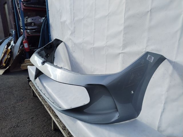 bontott VW PASSAT B9 Variant Első Lökhárító (Üresen)