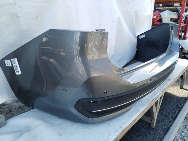 bontott VW PASSAT B9 Variant Hátsó Lökhárító (Üresen)