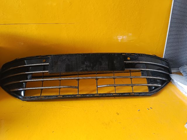 bontott VW PASSAT B9 Variant Hűtőrács