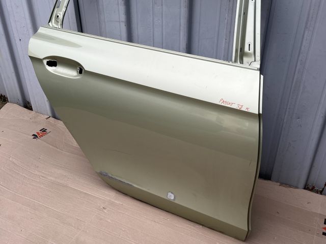 bontott VW PASSAT B9 Variant Jobb hátsó Ajtó (Üres lemez)