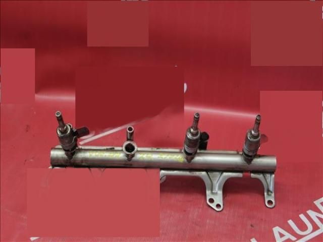 bontott VW PASSAT CC Porlasztó Sor / Híd