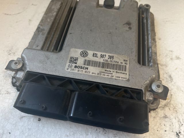 bontott VW PASSAT CC Motorvezérlő