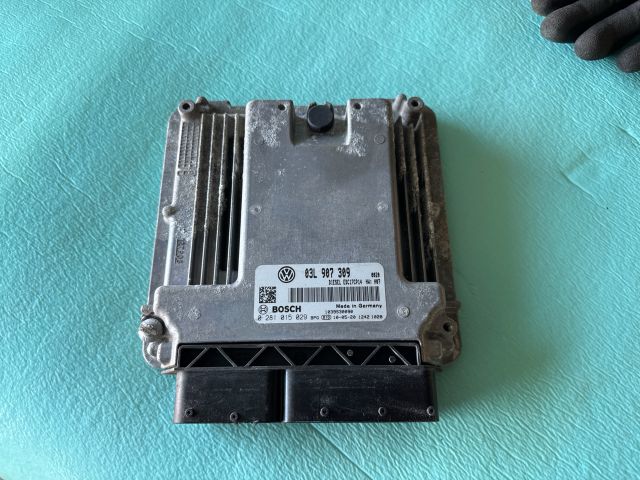 bontott VW PASSAT CC Motorvezérlő