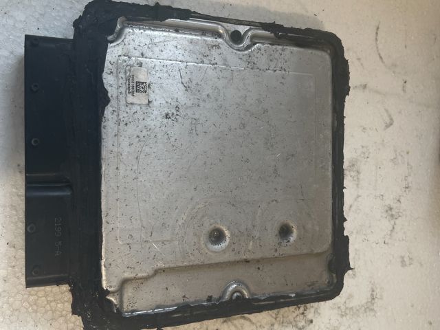 bontott VW PASSAT CC Motorvezérlő