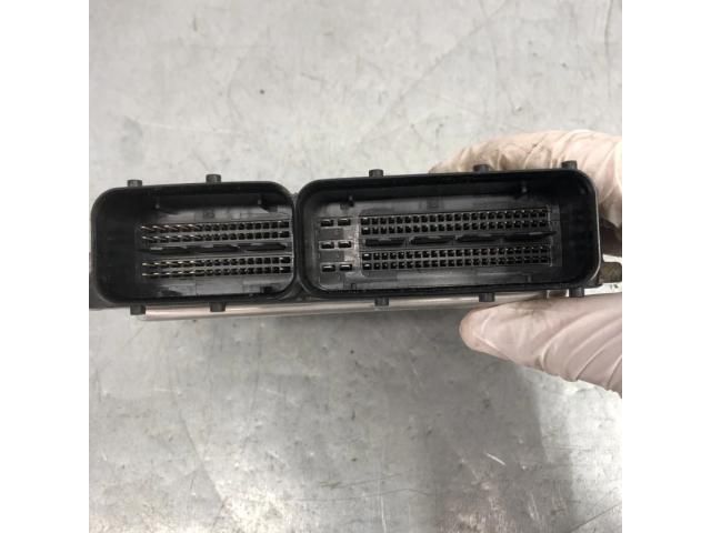 bontott VW PASSAT CC Motorvezérlő