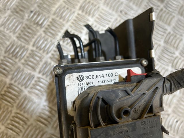 bontott VW PASSAT CC ABS Kocka