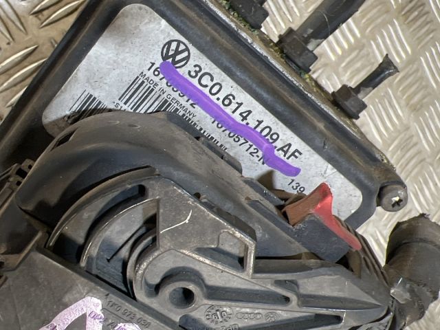 bontott VW PASSAT CC ABS Kocka