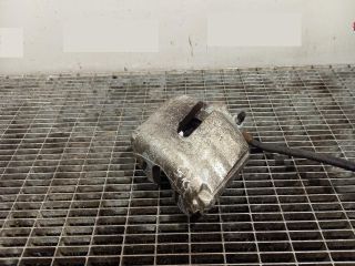 bontott VW PASSAT CC Bal első Féknyereg Munkahengerrel