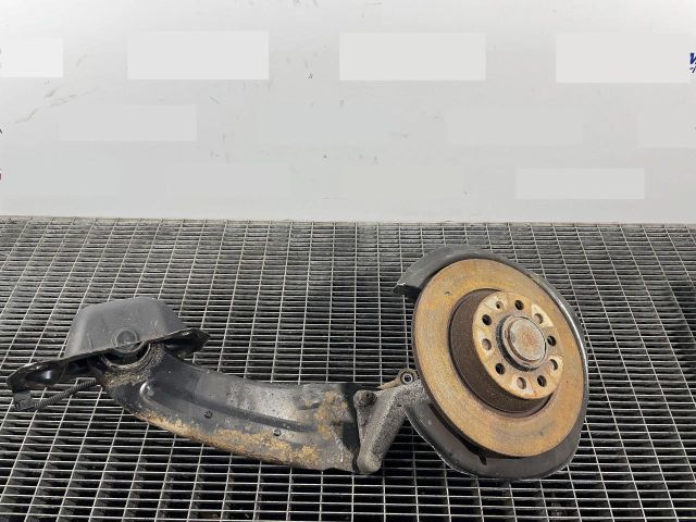 bontott VW PASSAT CC Bal hátsó Csonkállvány