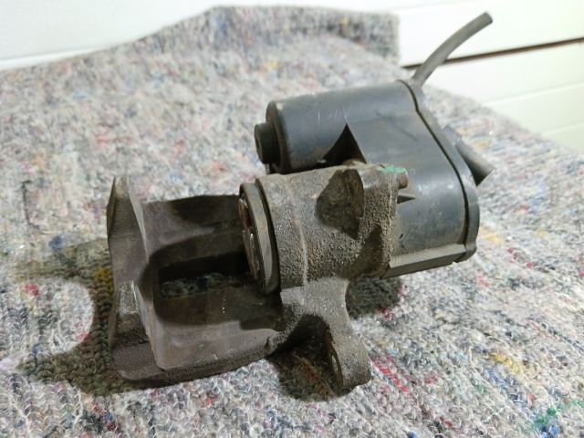 bontott VW PASSAT CC Bal hátsó Féknyereg Munkahengerrel