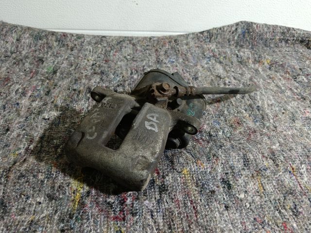 bontott VW PASSAT CC Bal hátsó Féknyereg Munkahengerrel