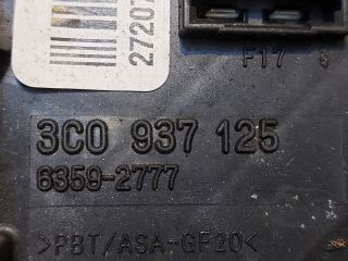 bontott VW PASSAT CC Biztosítéktábla Motortér