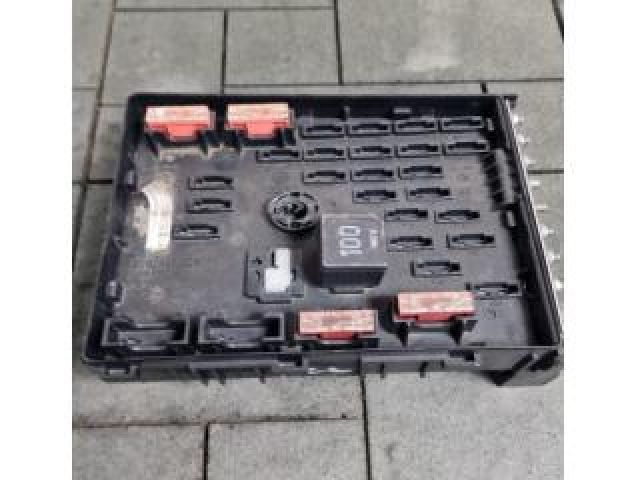 bontott VW PASSAT CC Biztosítéktábla Motortér