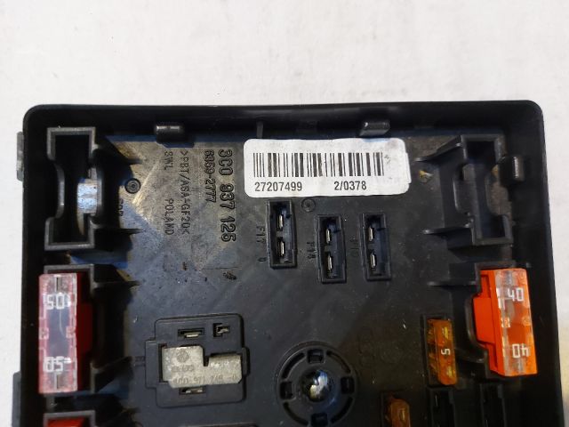 bontott VW PASSAT CC Biztosítéktábla Motortér