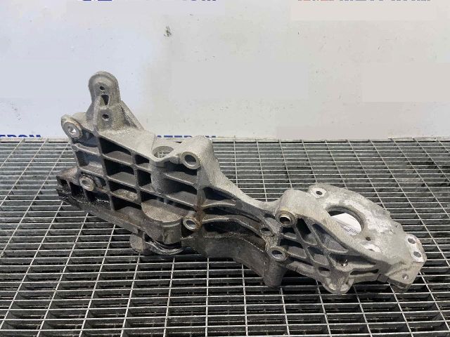 bontott VW PASSAT CC Generátor Tartó Bak