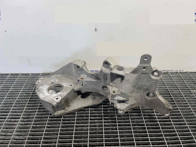 bontott VW PASSAT CC Generátor Tartó Bak