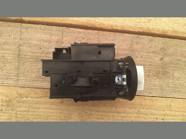 bontott VW PASSAT CC Gyújtáskapcsoló Házzal