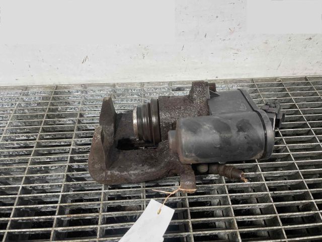 bontott VW PASSAT CC Jobb hátsó Féknyereg Munkahengerrel