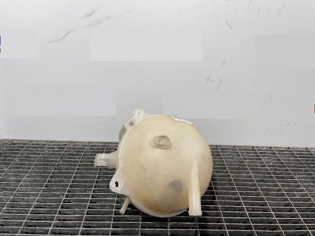 bontott VW PASSAT CC Kiegyenlítő Tartály