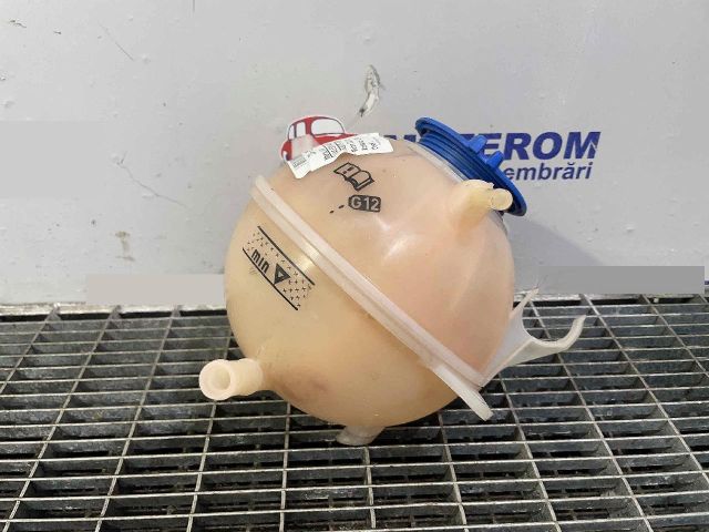 bontott VW PASSAT CC Kiegyenlítő Tartály