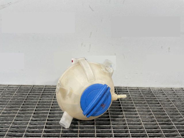 bontott VW PASSAT CC Kiegyenlítő Tartály