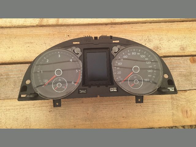 bontott VW PASSAT CC Kilométeróra