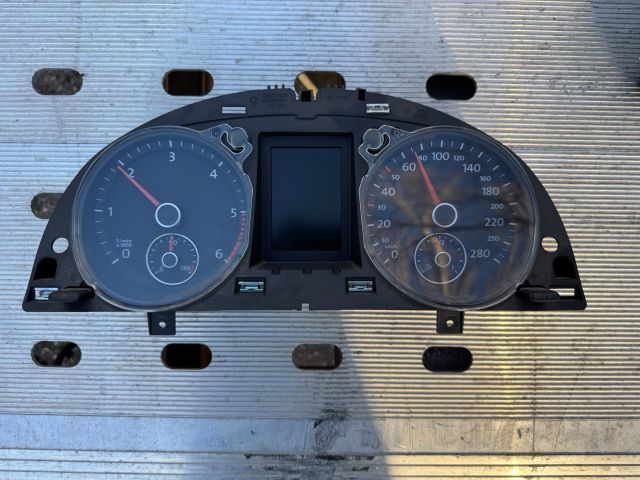 bontott VW PASSAT CC Kilométeróra