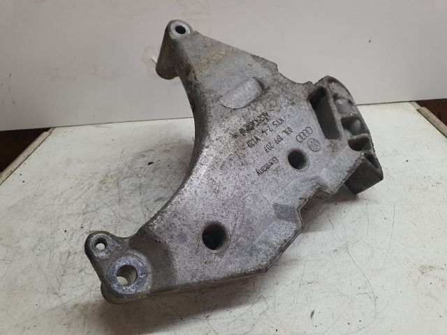 bontott VW PASSAT CC Motor Tartó Bak (Fém)