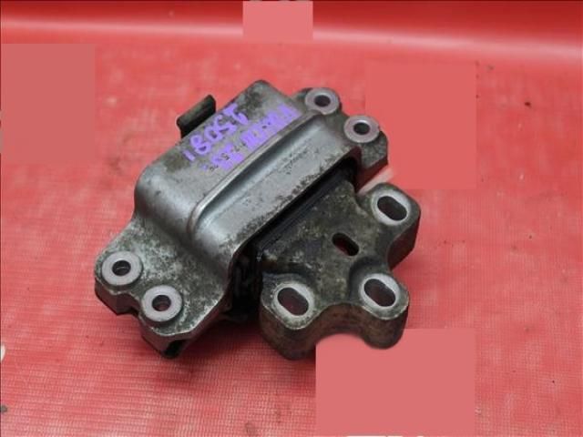 bontott VW PASSAT CC Motor Tartó Bak (Fém)