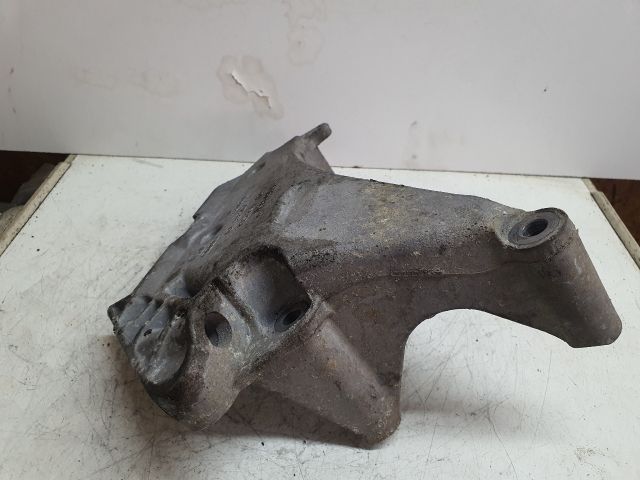 bontott VW PASSAT CC Motor Tartó Bak (Fém)