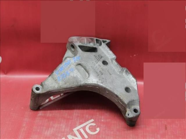 bontott VW PASSAT CC Motor Tartó Bak (Fém)