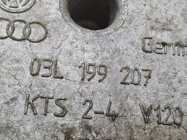 bontott VW PASSAT CC Motor Tartó Bak (Fém)