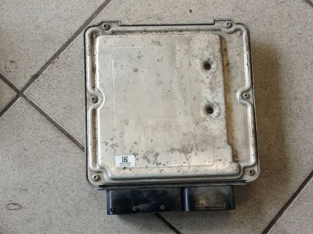 bontott VW PASSAT CC Motorvezérlő