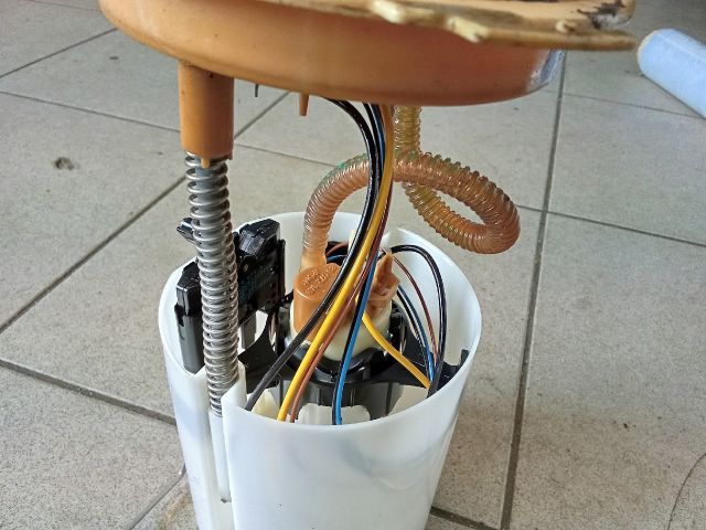 bontott VW PASSAT CC Üzemanyag Szivattyú