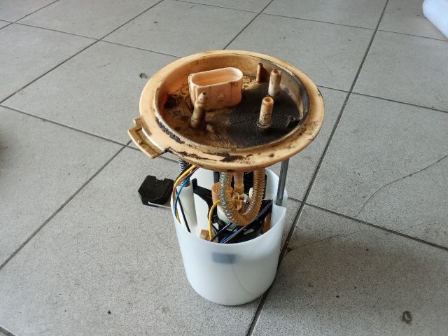 bontott VW PASSAT CC Üzemanyag Szivattyú