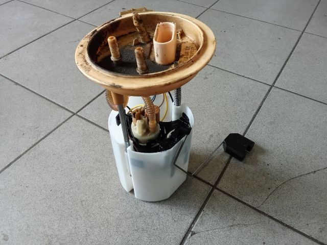 bontott VW PASSAT CC Üzemanyag Szivattyú